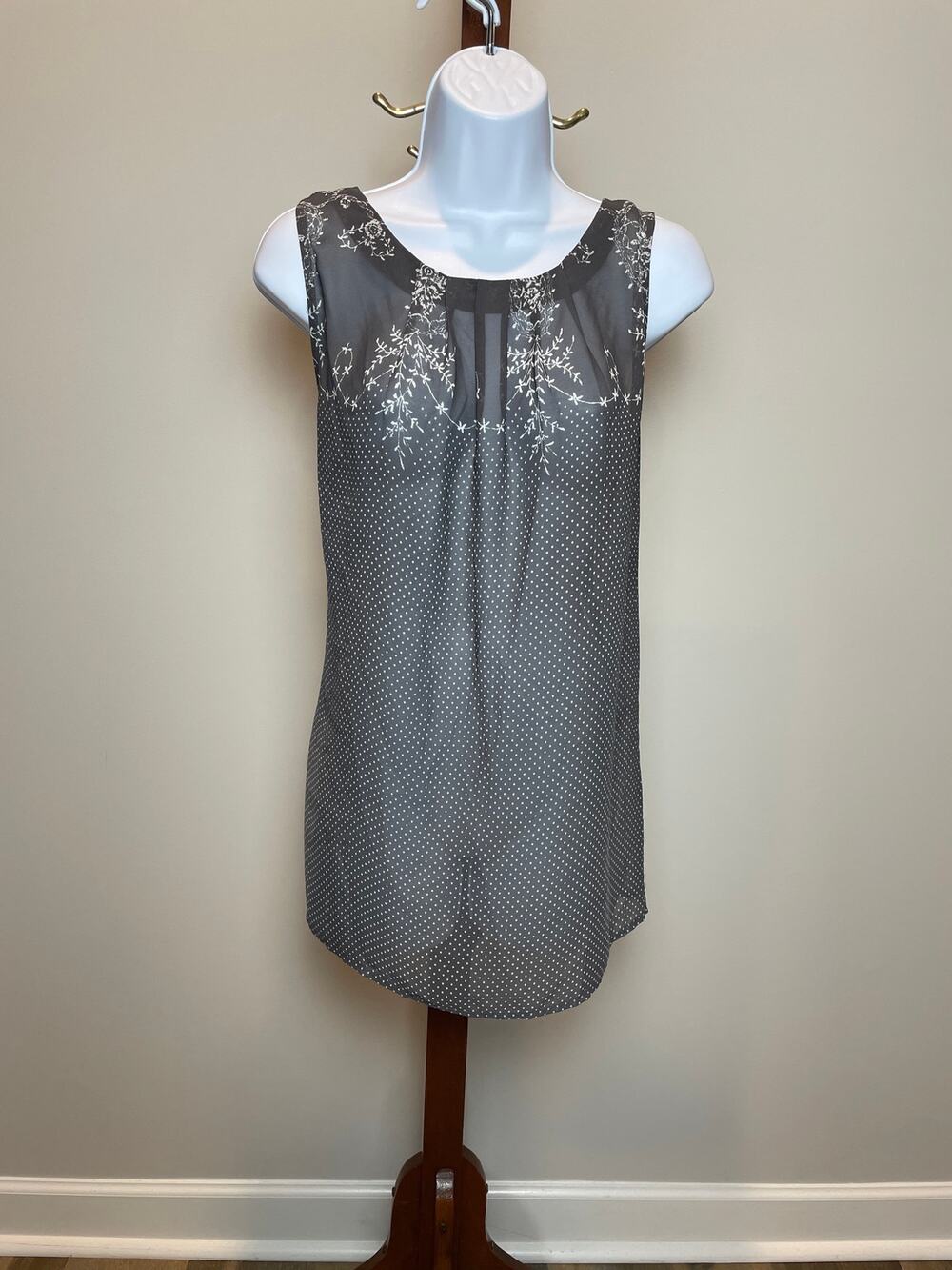 LOFT Gray Sheer Pleated Neck Floral Trim Polka Dot Sleeveless Top Size XL